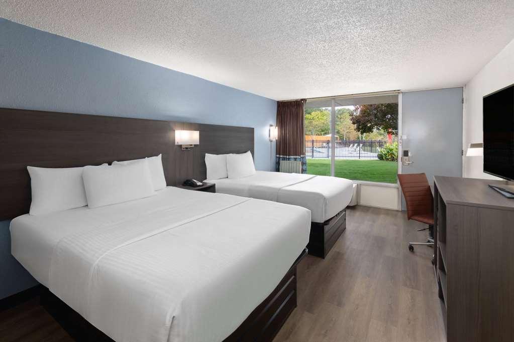 Super 8 By Wyndham Riverside Al Zimmer foto