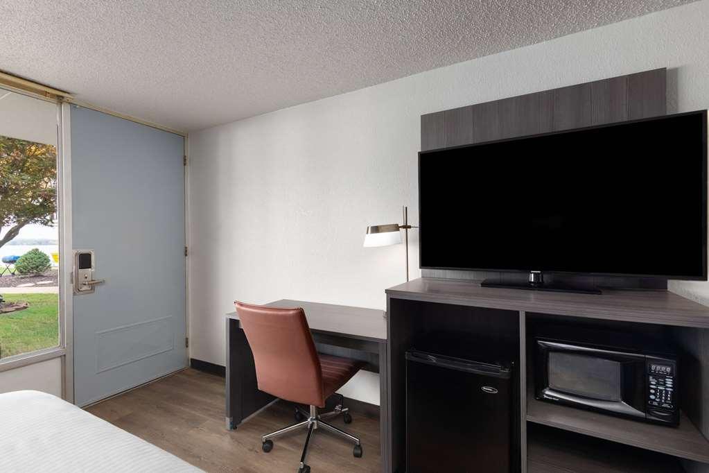 Super 8 By Wyndham Riverside Al Zimmer foto